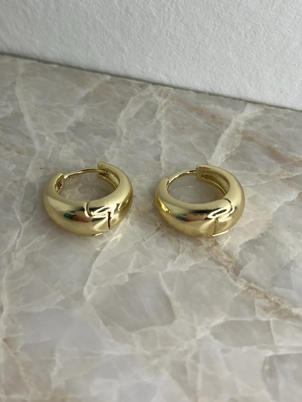 14k Gold Chunky Huggie Hoop Earrings